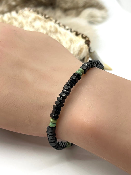 7.5" Black Onyx Square Cut Beads w/ Round Turquoise Beads Bracelet