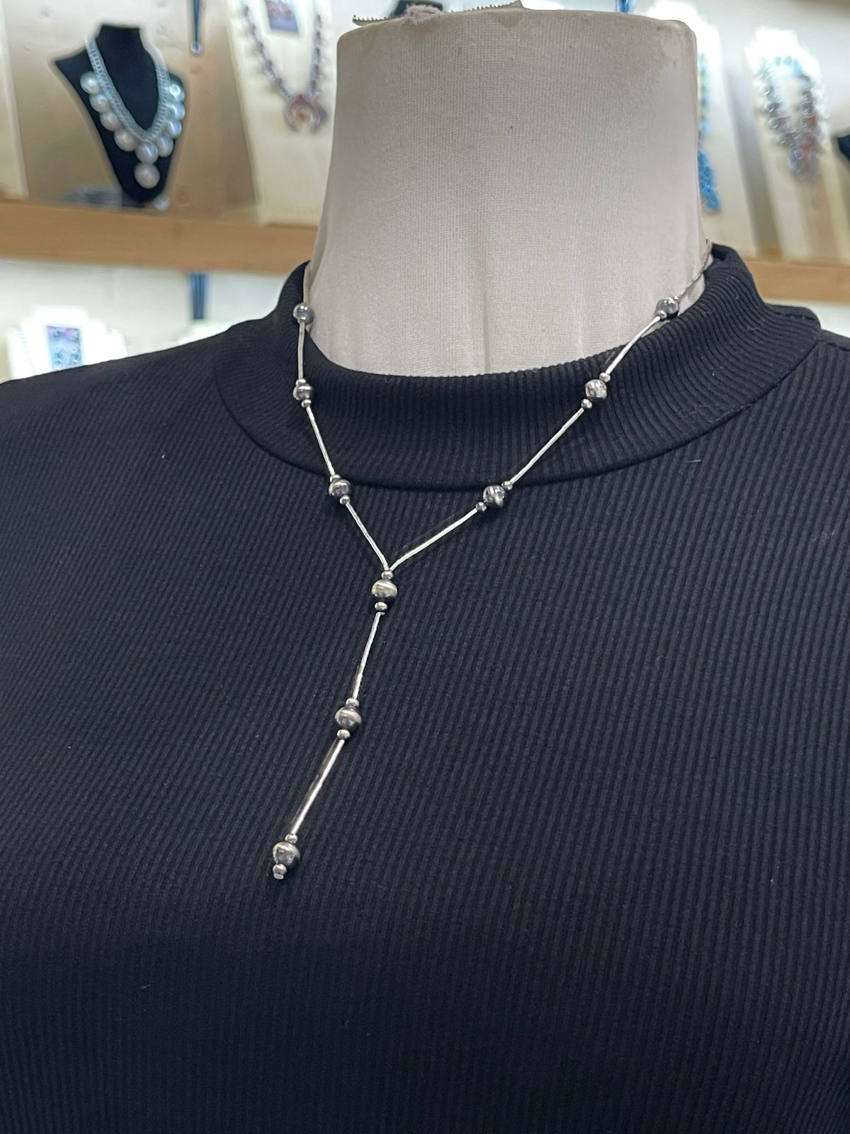 LOT 84 9/27 Liquid Silver & Navajo Style Pearl Lariat Necklace