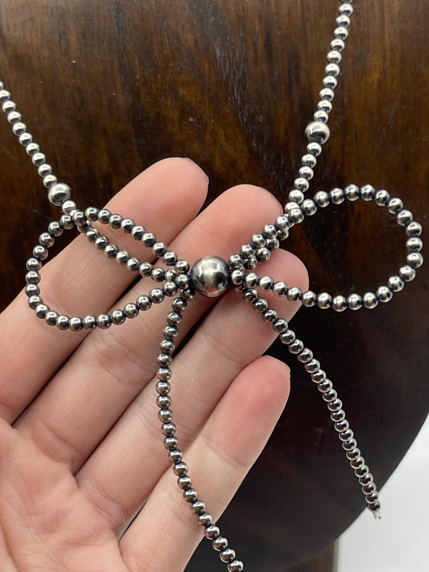 16" to 19" Navajo Pearl Bow Necklace
