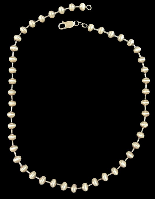 16" 6mm Navajo Pearls on a Sectioned Chain