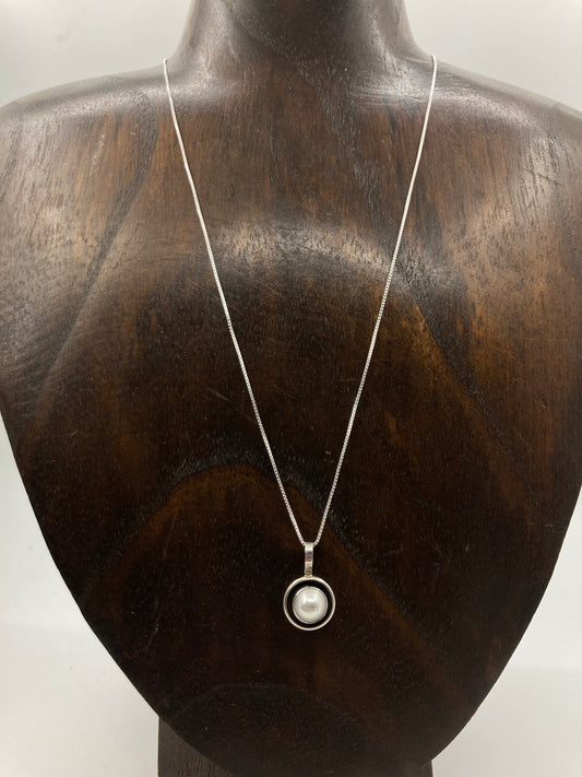 LOT 11 1/18 18” Freshwater Pearl Necklace by Martin Perry, Navajo