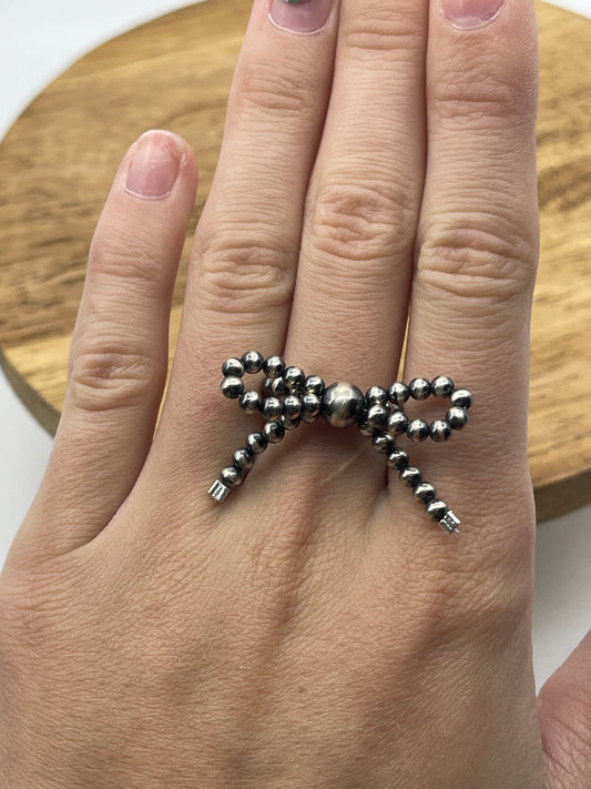 6.0 and Up Stretchy 3mm Navajo style Pearl Bow Ring