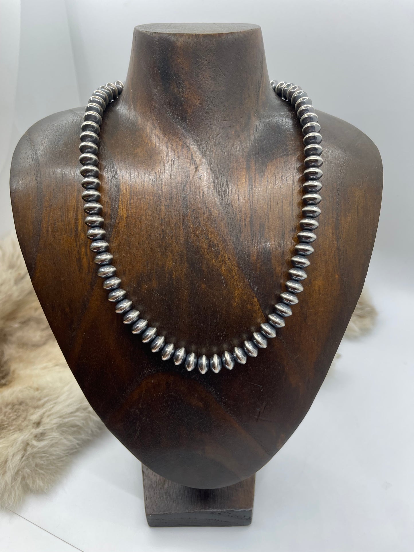 18” 9mm Rondelle Navajo Style Pearl Necklace