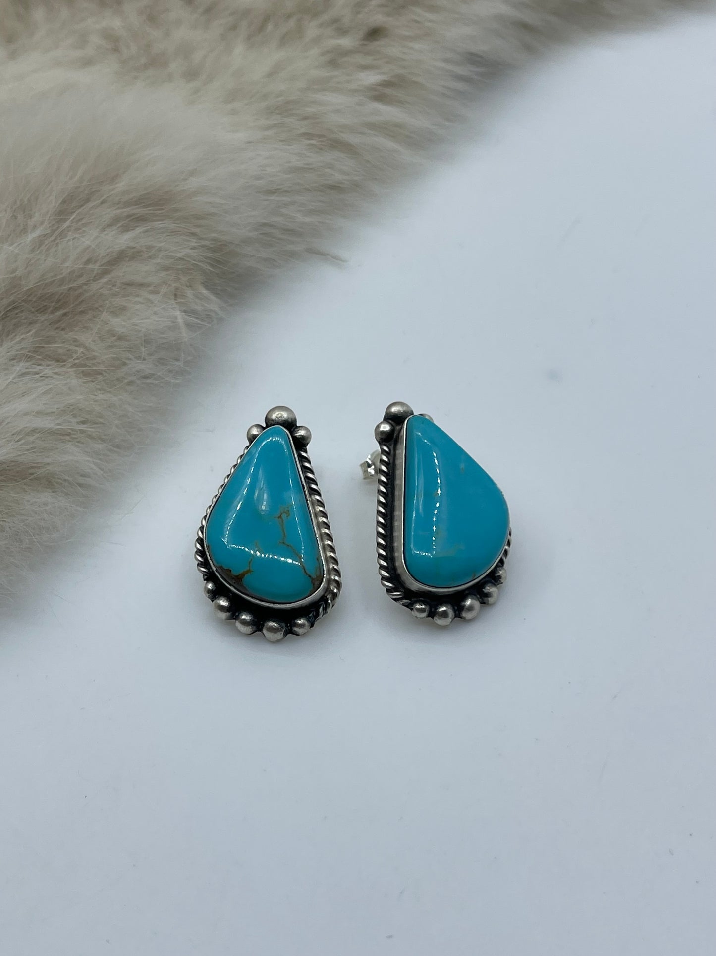 Kingman Turquoise Post @ Top by Elouise Kee, Navajo