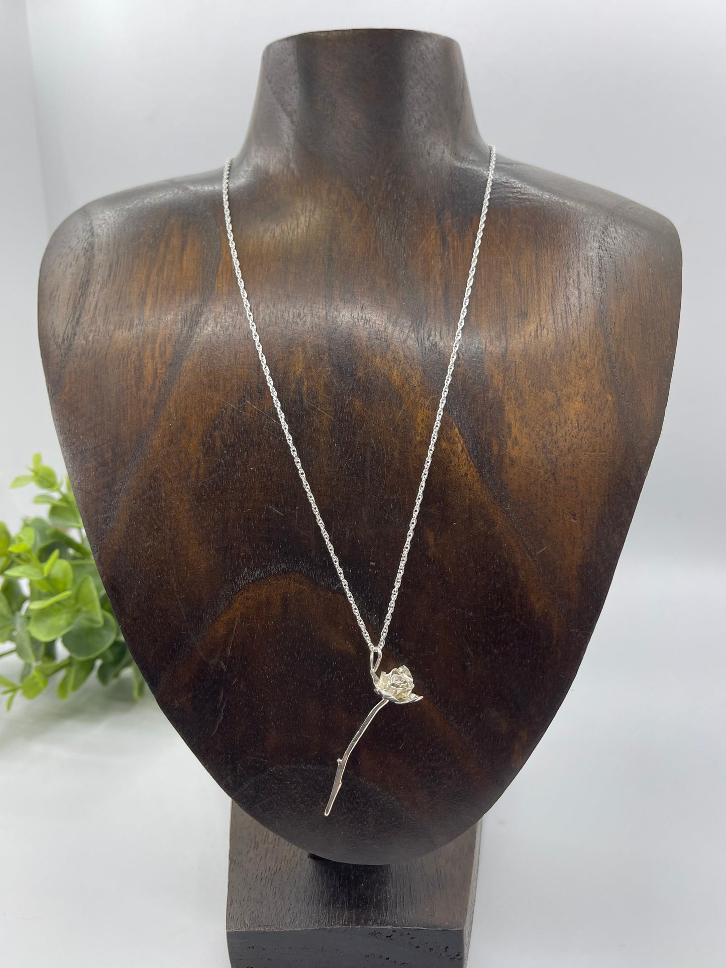 18" SILVER ROSE PENDANT BY ROBBIE SANCHEZ, ZUNI