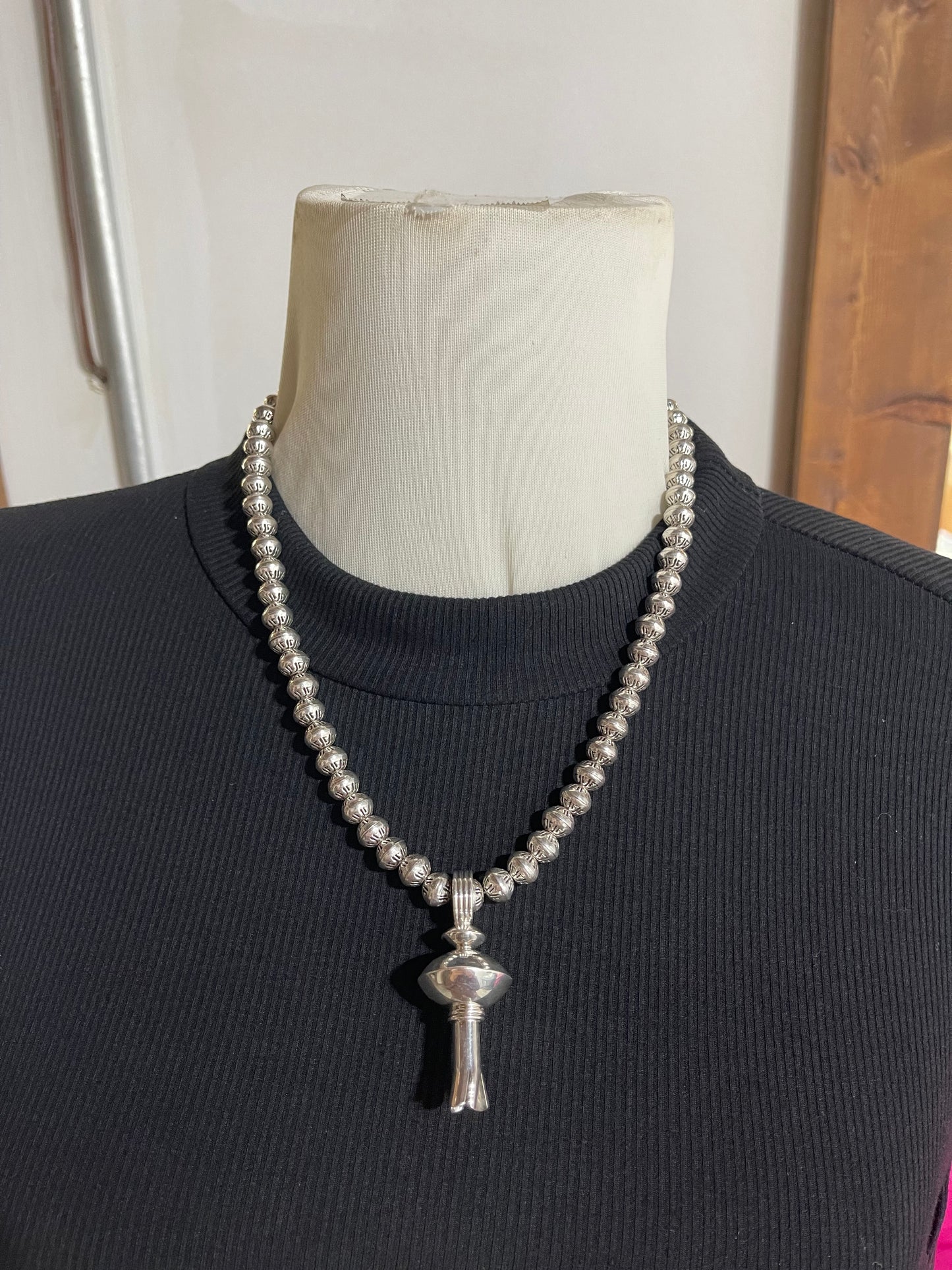 19" Stamped Pearl Necklace With Blossom