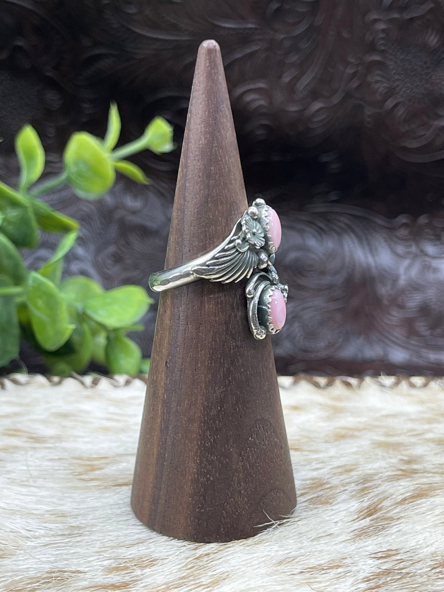 8.0 Semi-Adjustable 2 Stone Pink Conch Rin by Etta Belin, Navajo