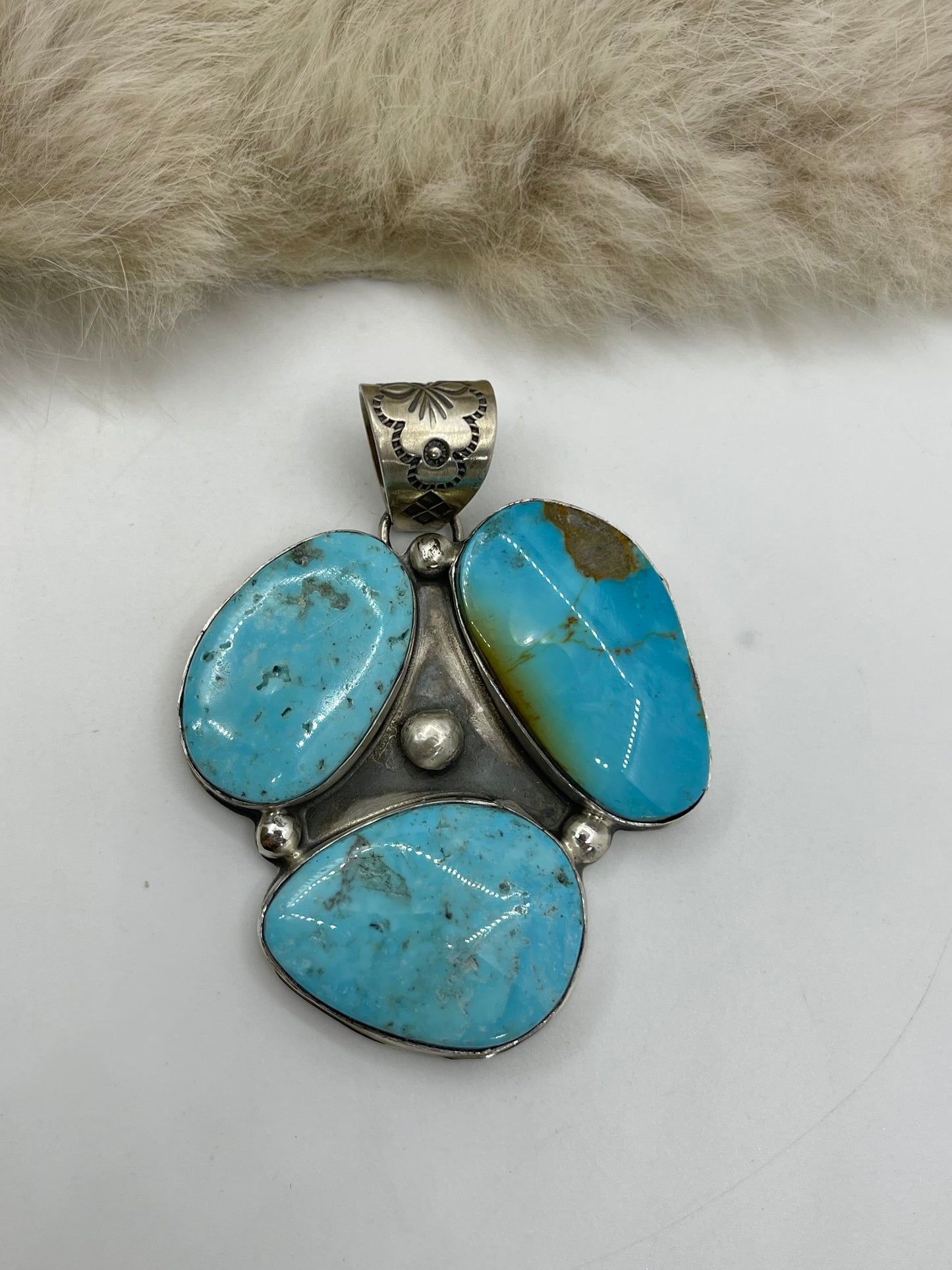 10.2mm Bail 3 Stone Kingman Turquoise Pendant