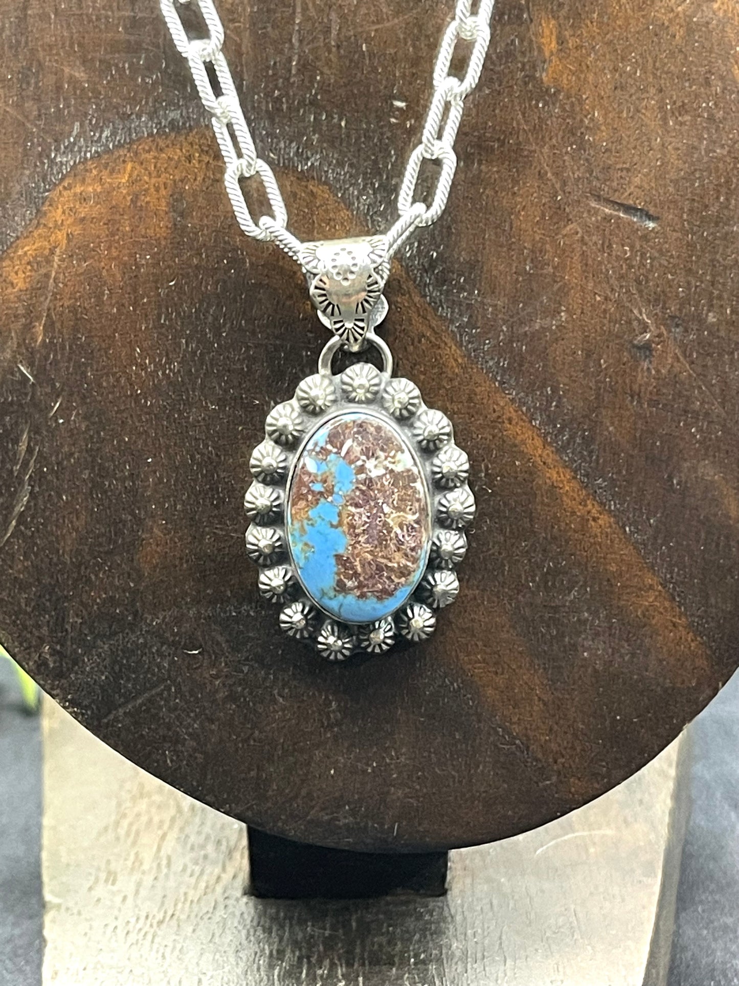 18" Golden Hills Oval Pendant Necklace