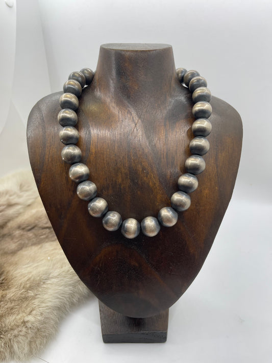 18" 16mm Navajo Style Pearls