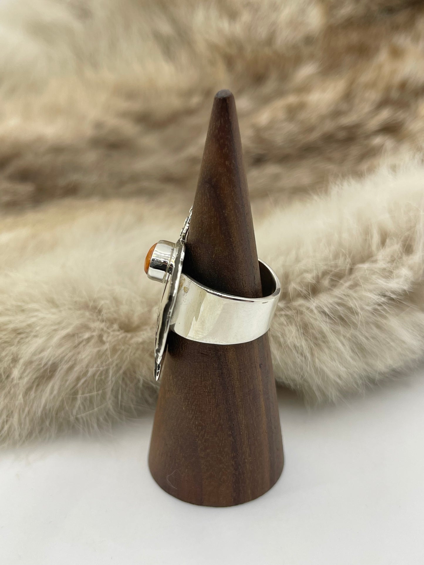 8.0 Spiny Oyster Horse Ring by Marie Jackson, Navajo