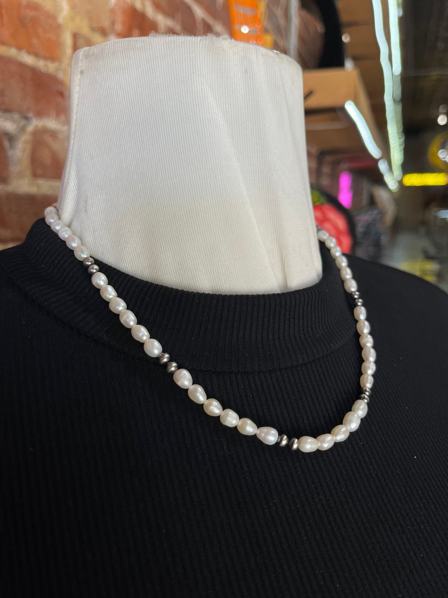 18" Freshwater Pearls and 4mm Navajo Pearls Necklace