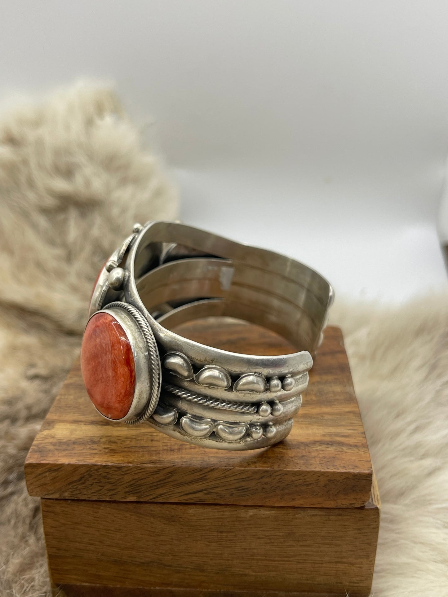 3 Stone Spiny Oyster 7" by Tom Lewis, Navajo