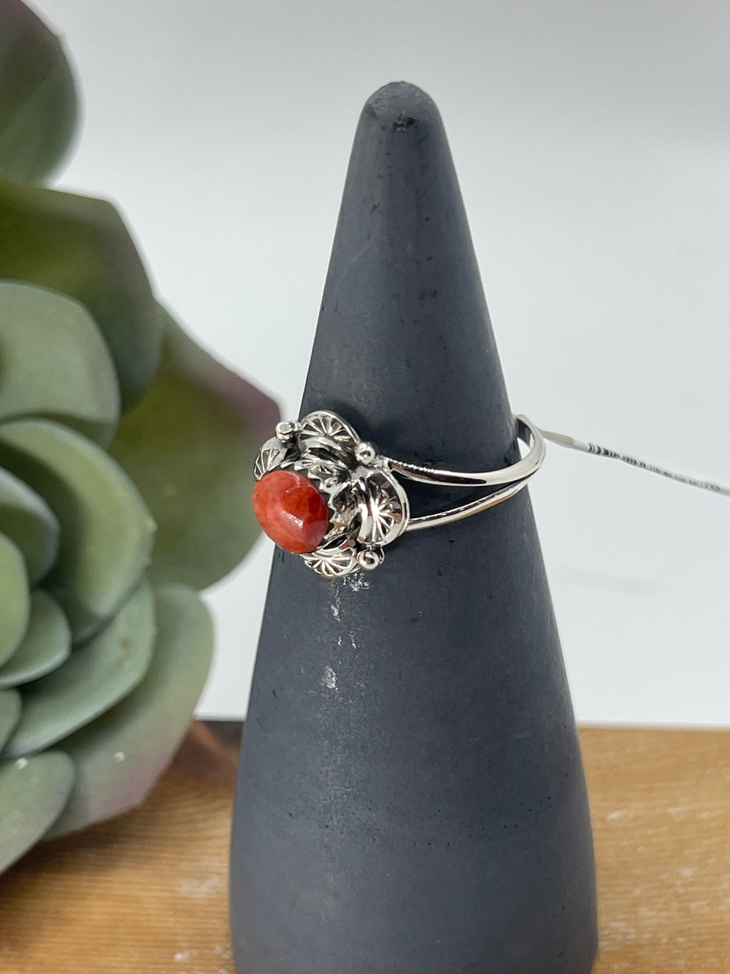 5.0 Red Spiny Oyster Shell Round Ring by Dorothy Lee, Navajo
