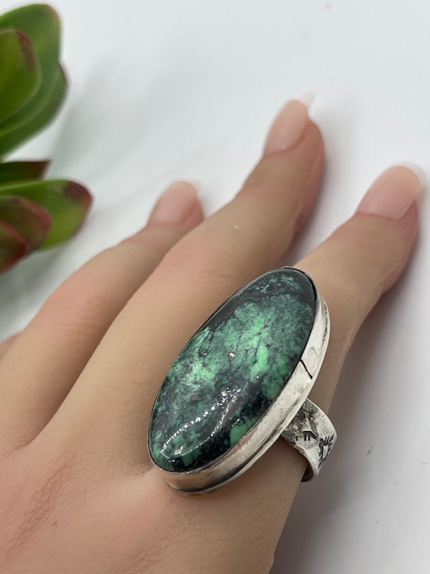 6.0 - 10.0 Adjustable Oval Turquoise Ring