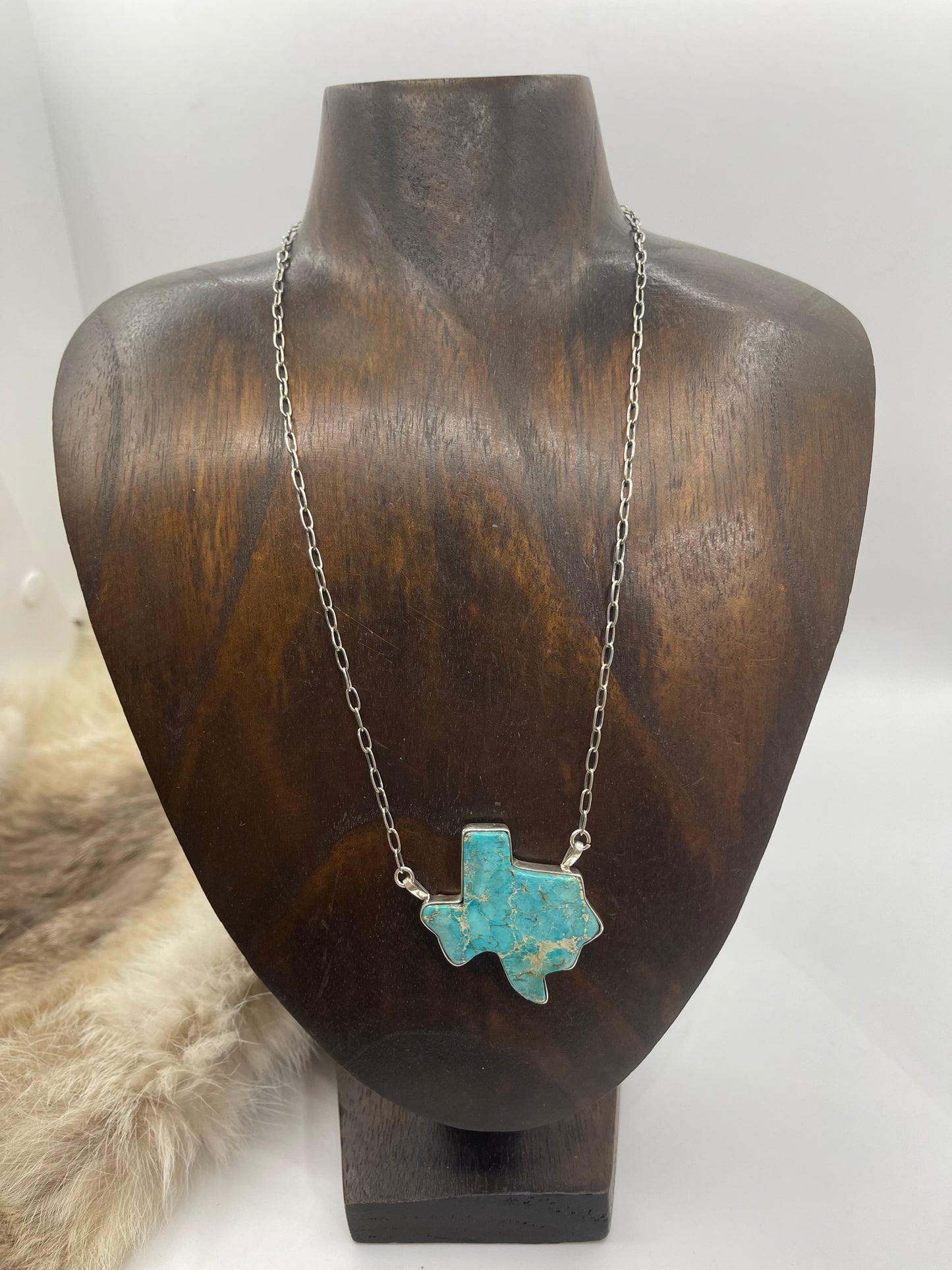 17" Magnesite Texas Necklace
