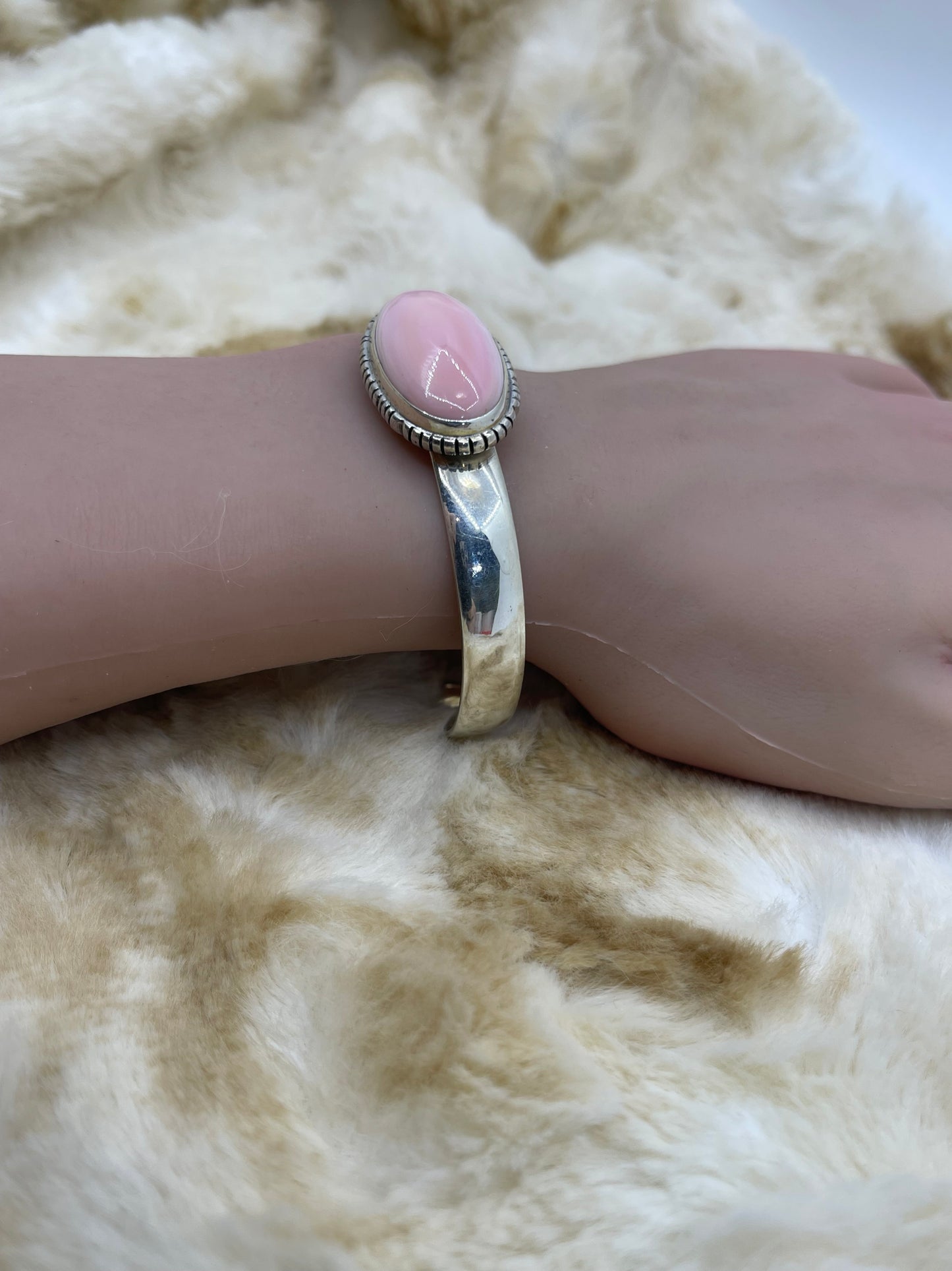 6.25"-8" Pink Conch Shell Oval Cuff Bracelet