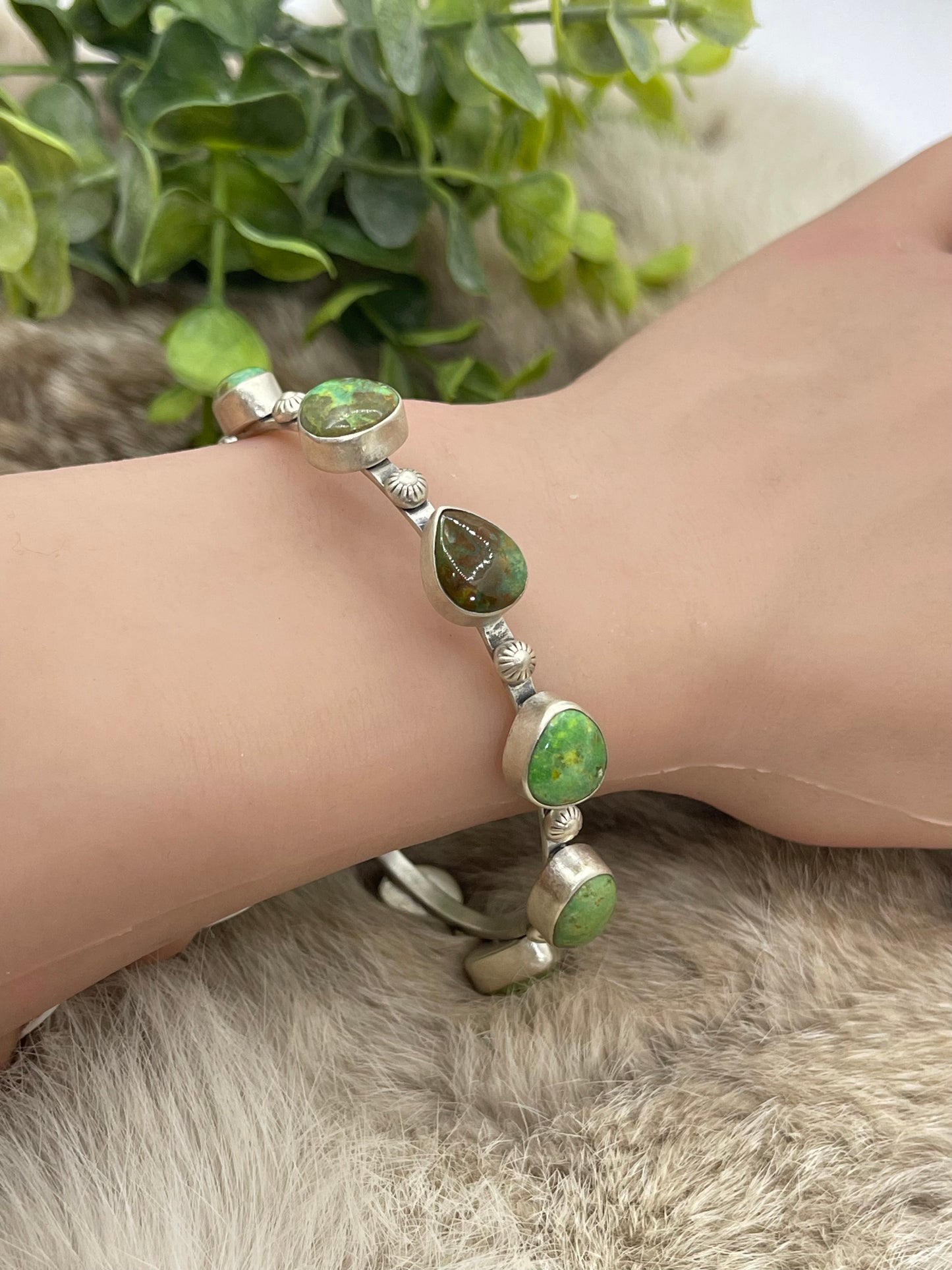 7.5" Green Gaspeite Bangle