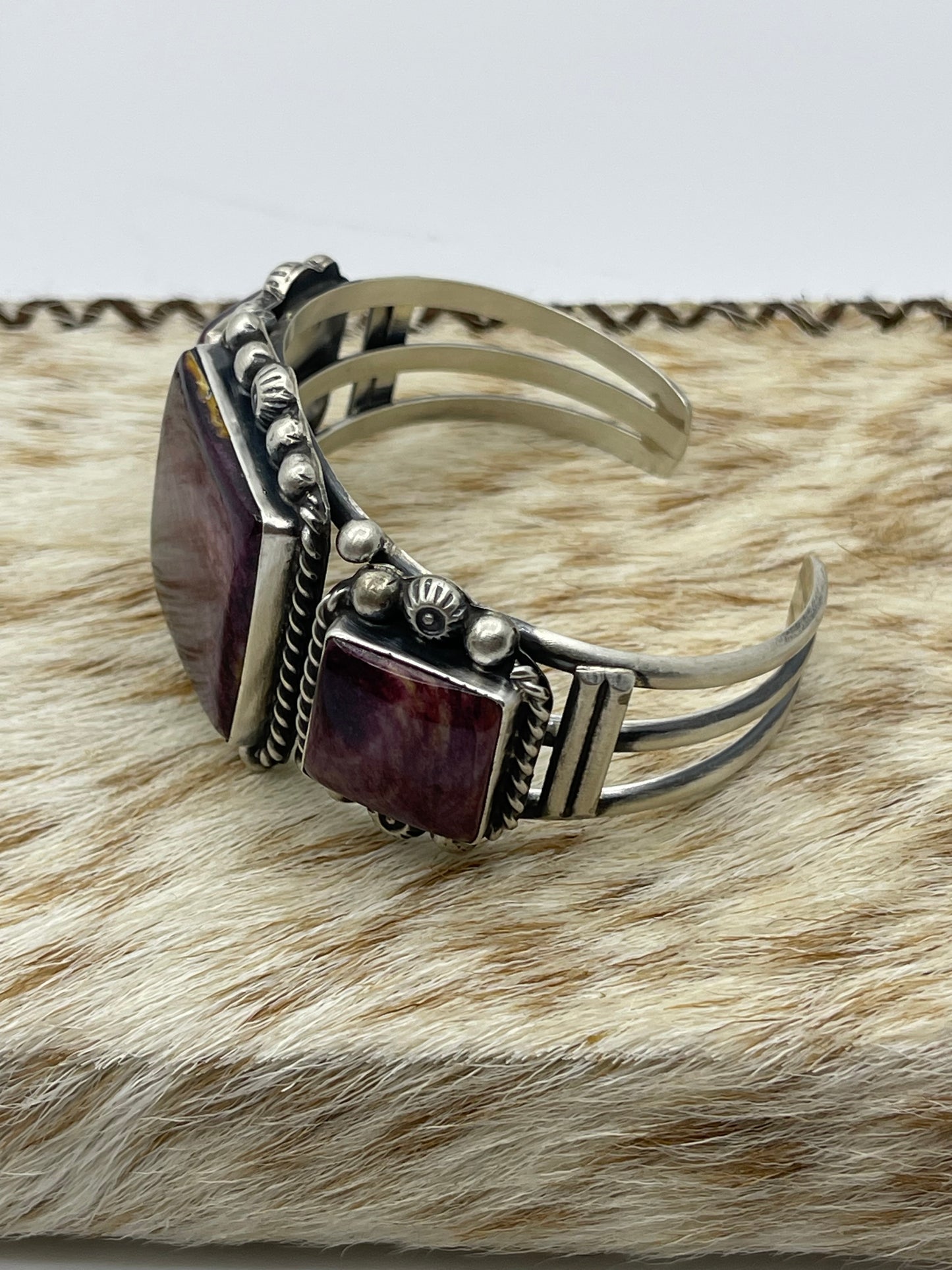 5 3/4"-6 1/2" 3 Stone Purple Spiny Oyster Shell Square Cuff by Augustine Largo, Navajo