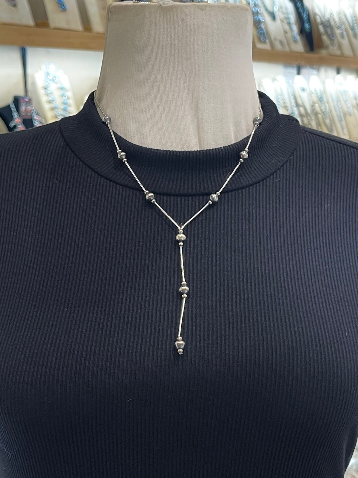 LOT 84 9/27 Liquid Silver & Navajo Style Pearl Lariat Necklace