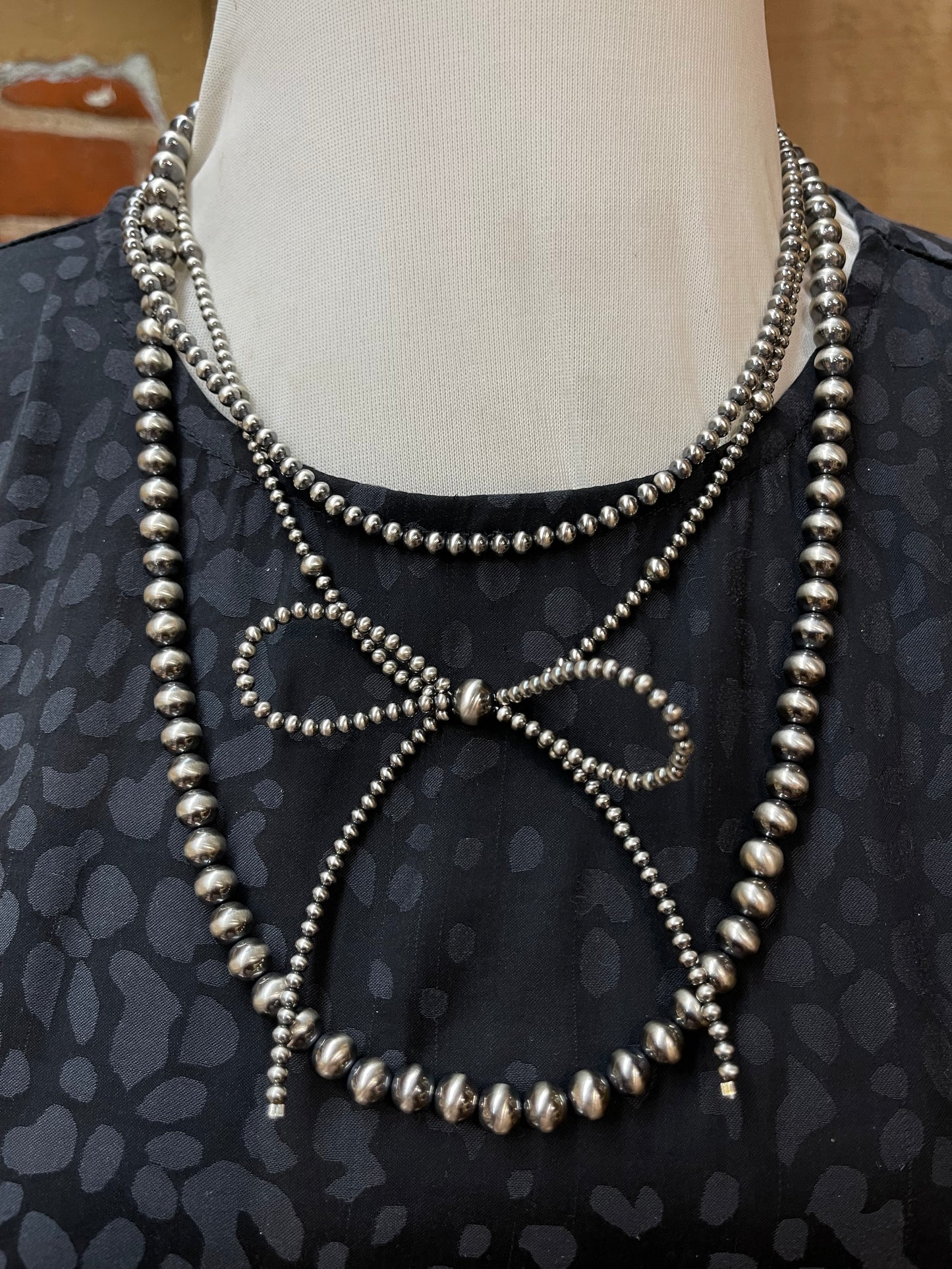 16"-19" Navajo Pearl Bow Necklace