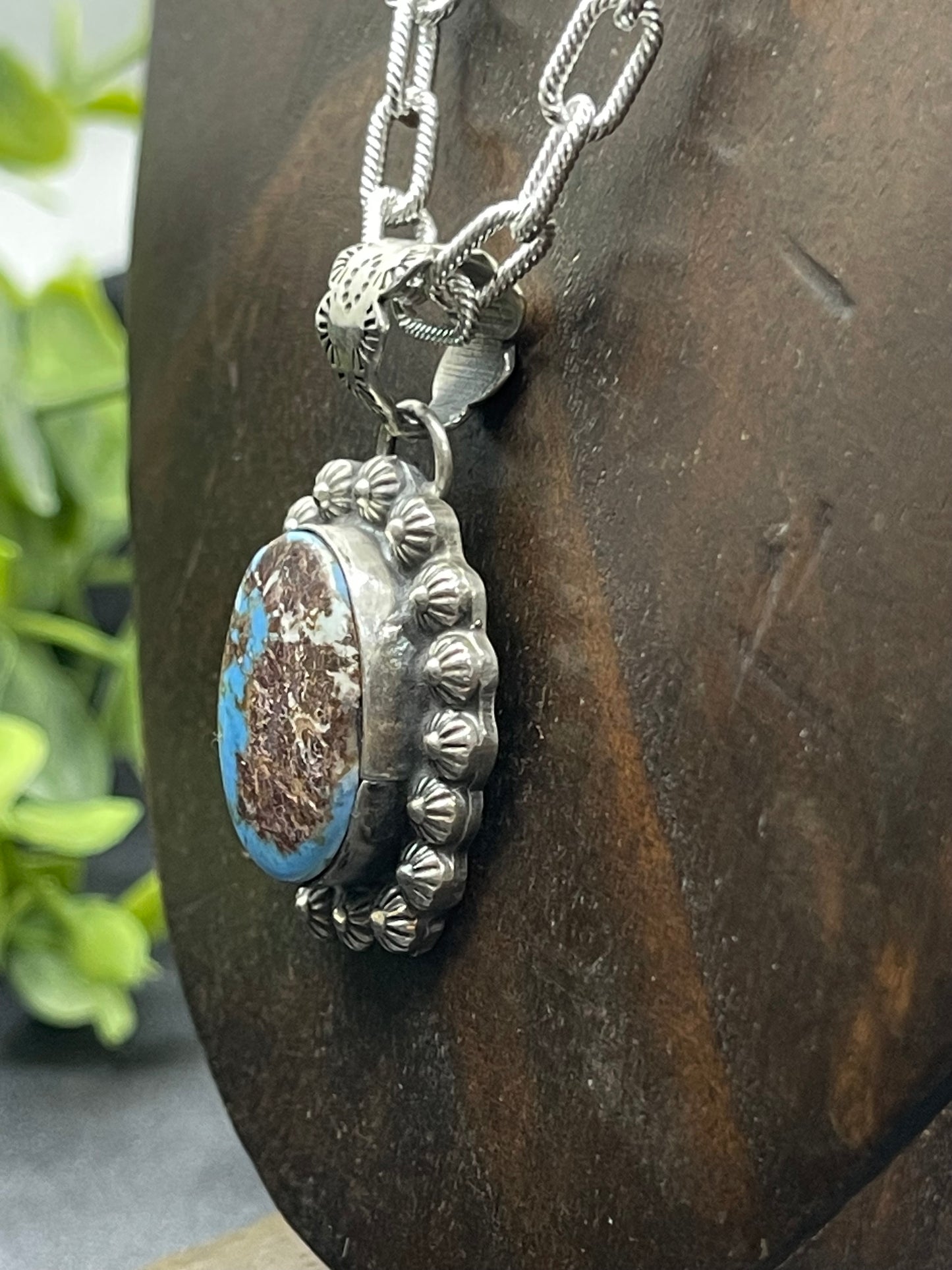18" Golden Hills Oval Pendant Necklace