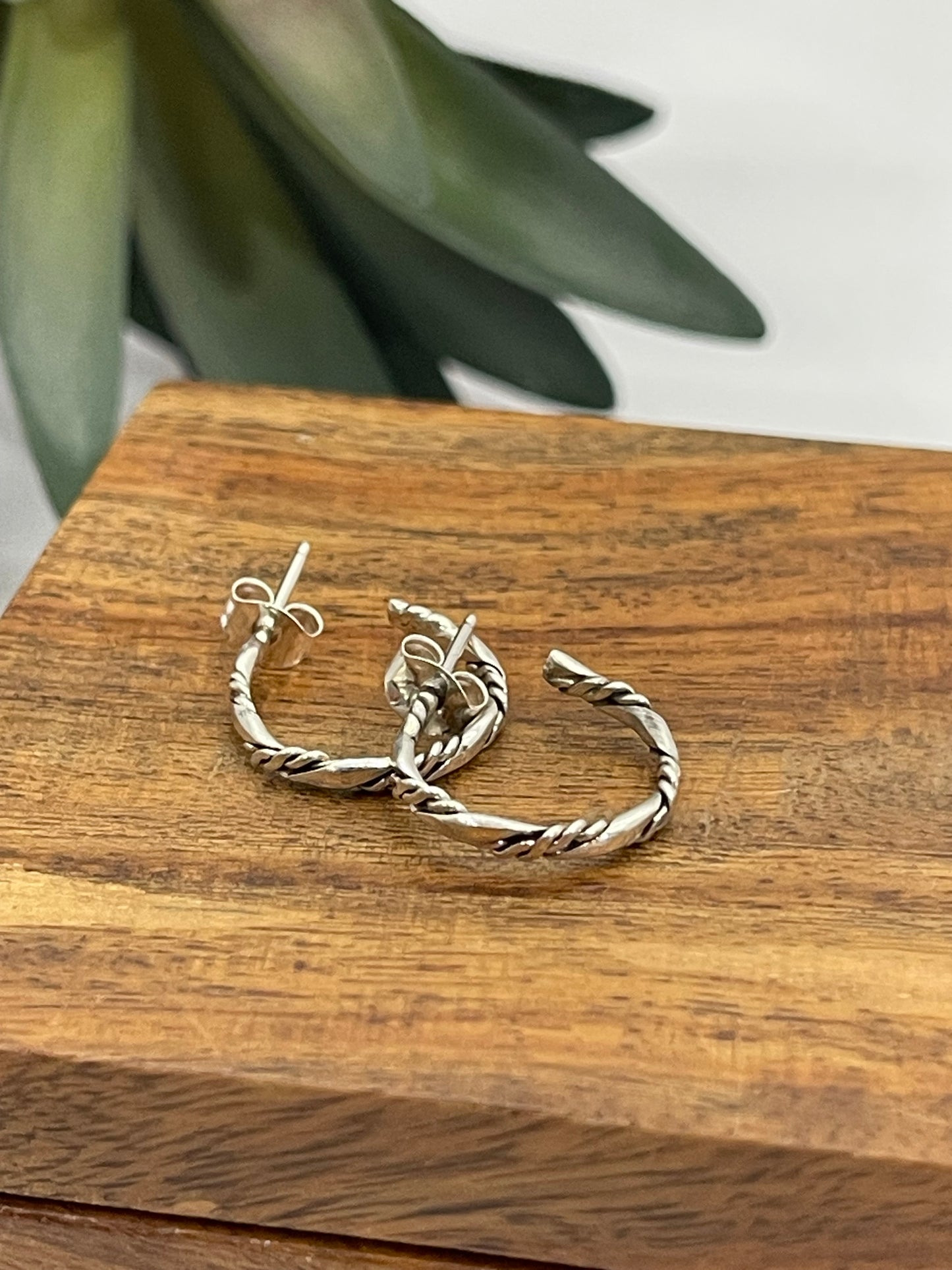 Twist Wire Hoop Earrings