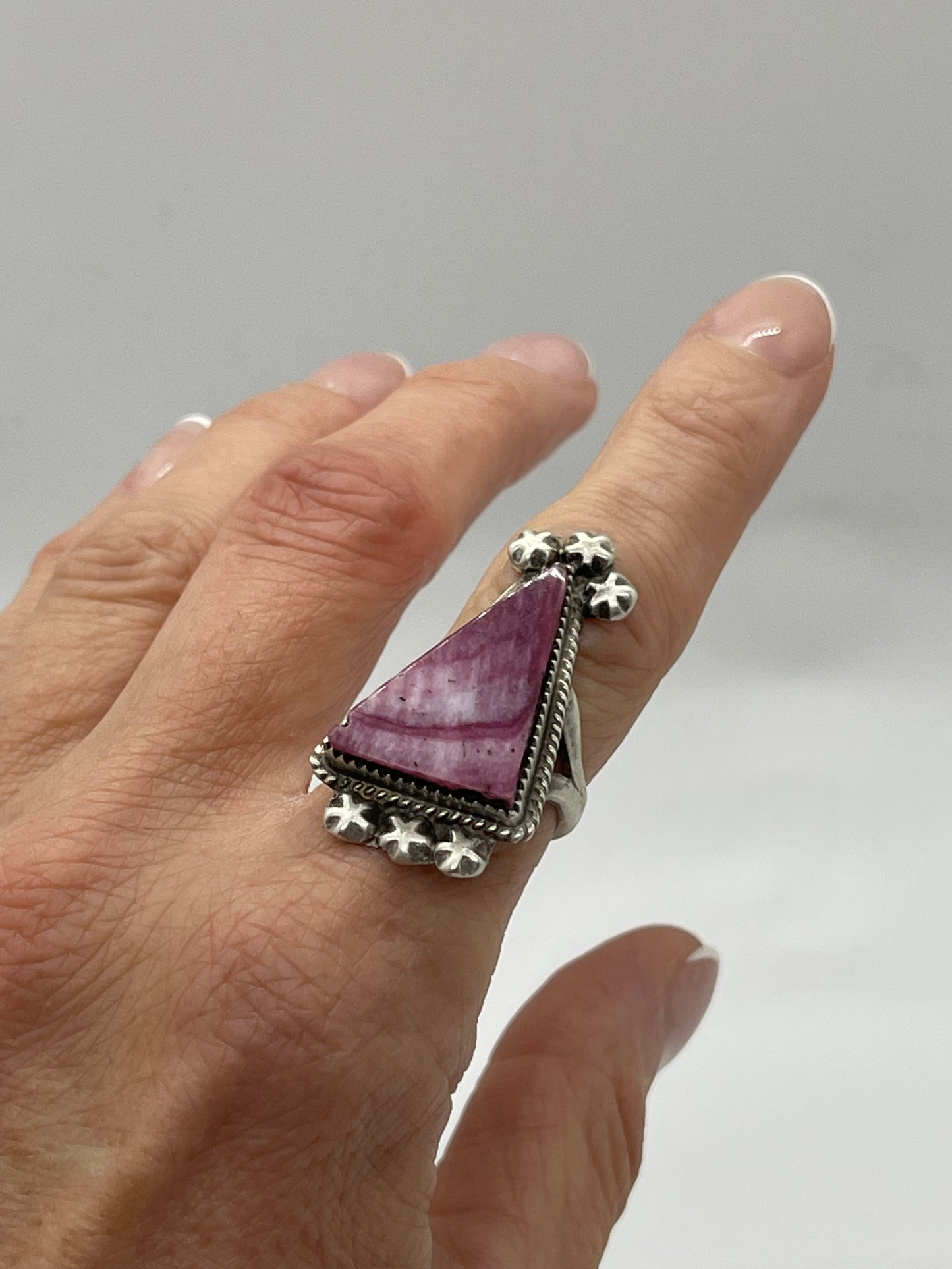 5.5 Purple Spiny Oyster Triangle Ring by Selina Warner, Navajo