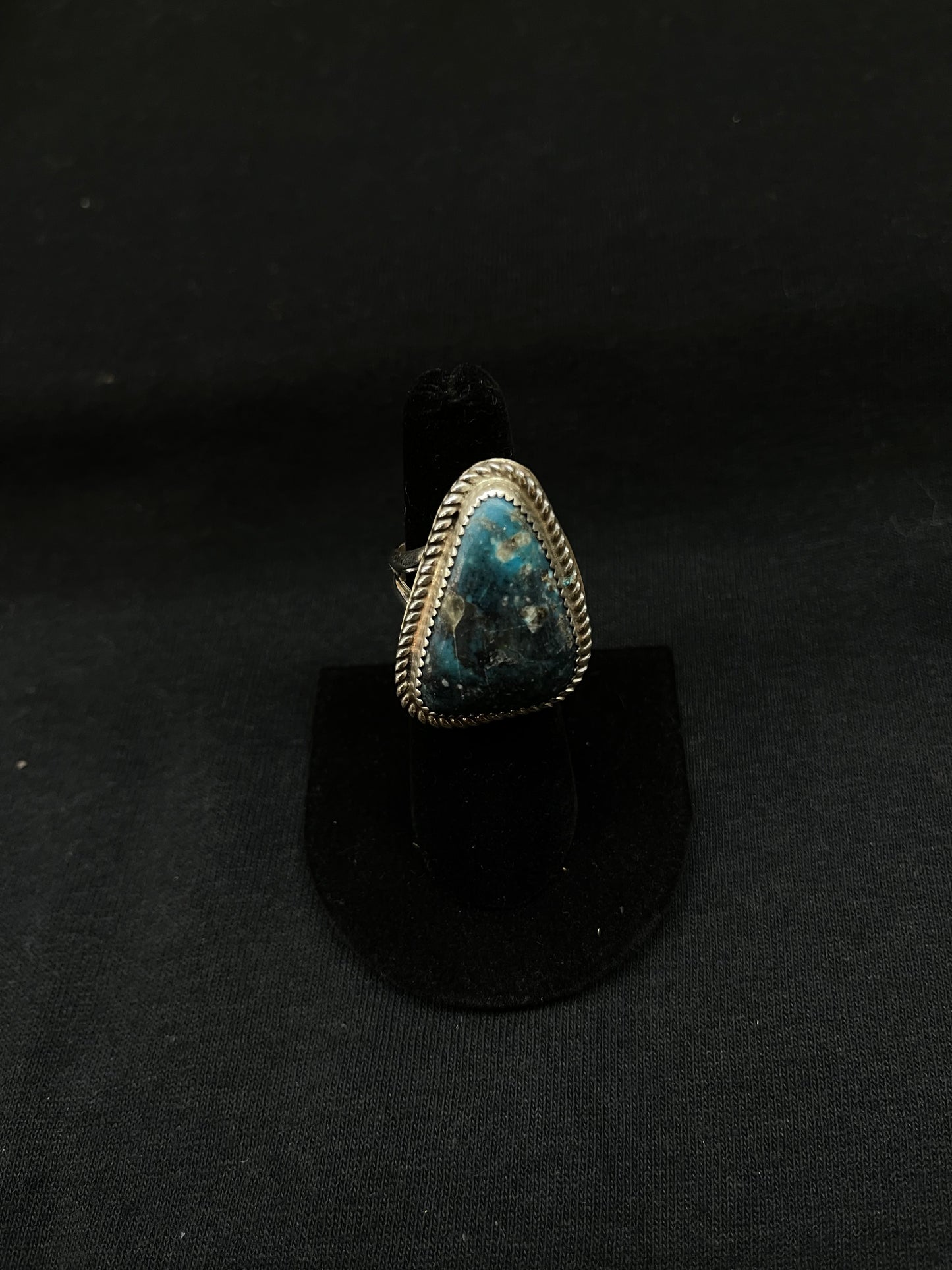 9.0 Kingman Turquoise Triangle Ring by Leslie Nez, Navajo