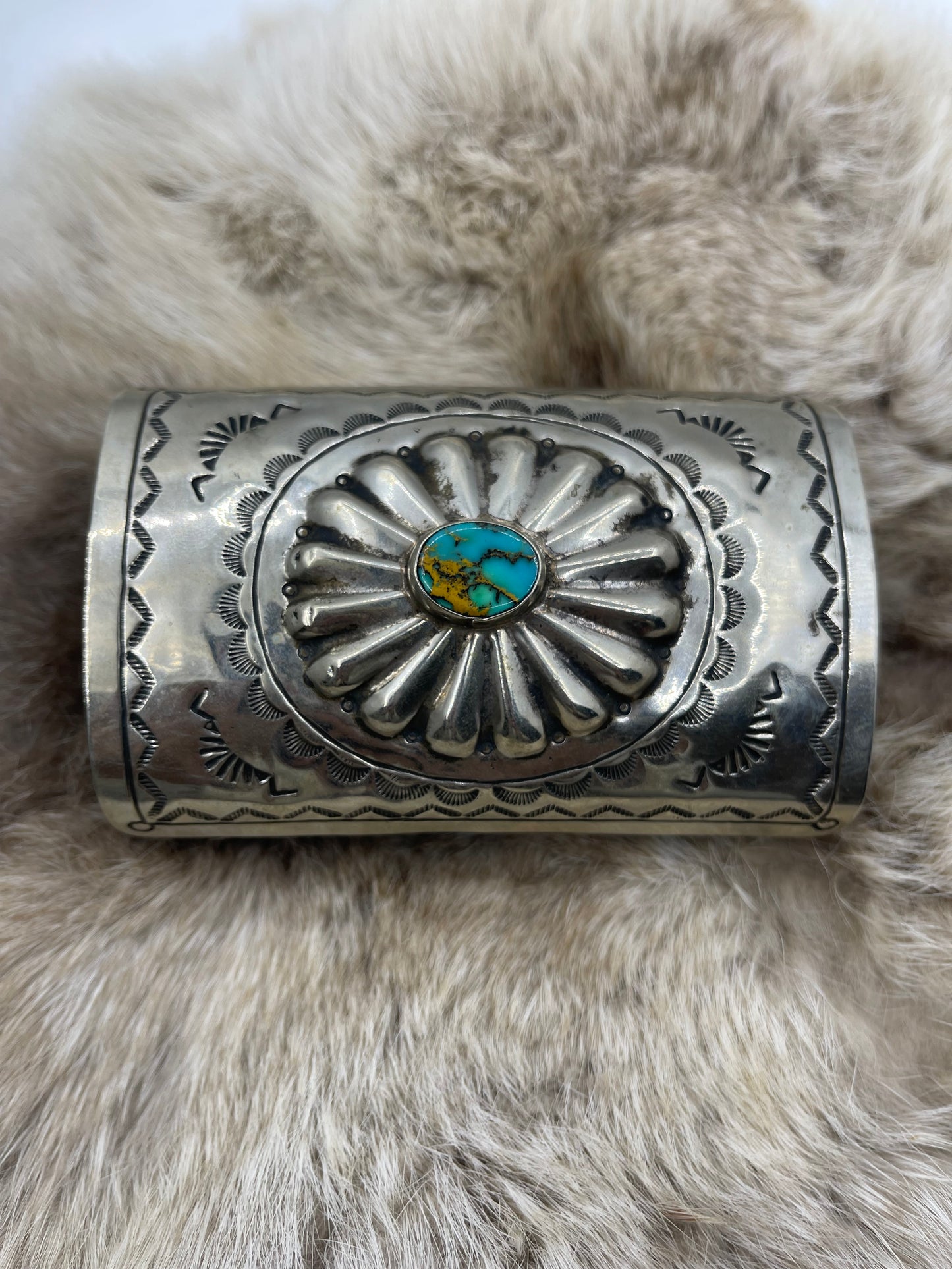 7 1/4" Thunder Moutain Turquoise Concho Bow Guard