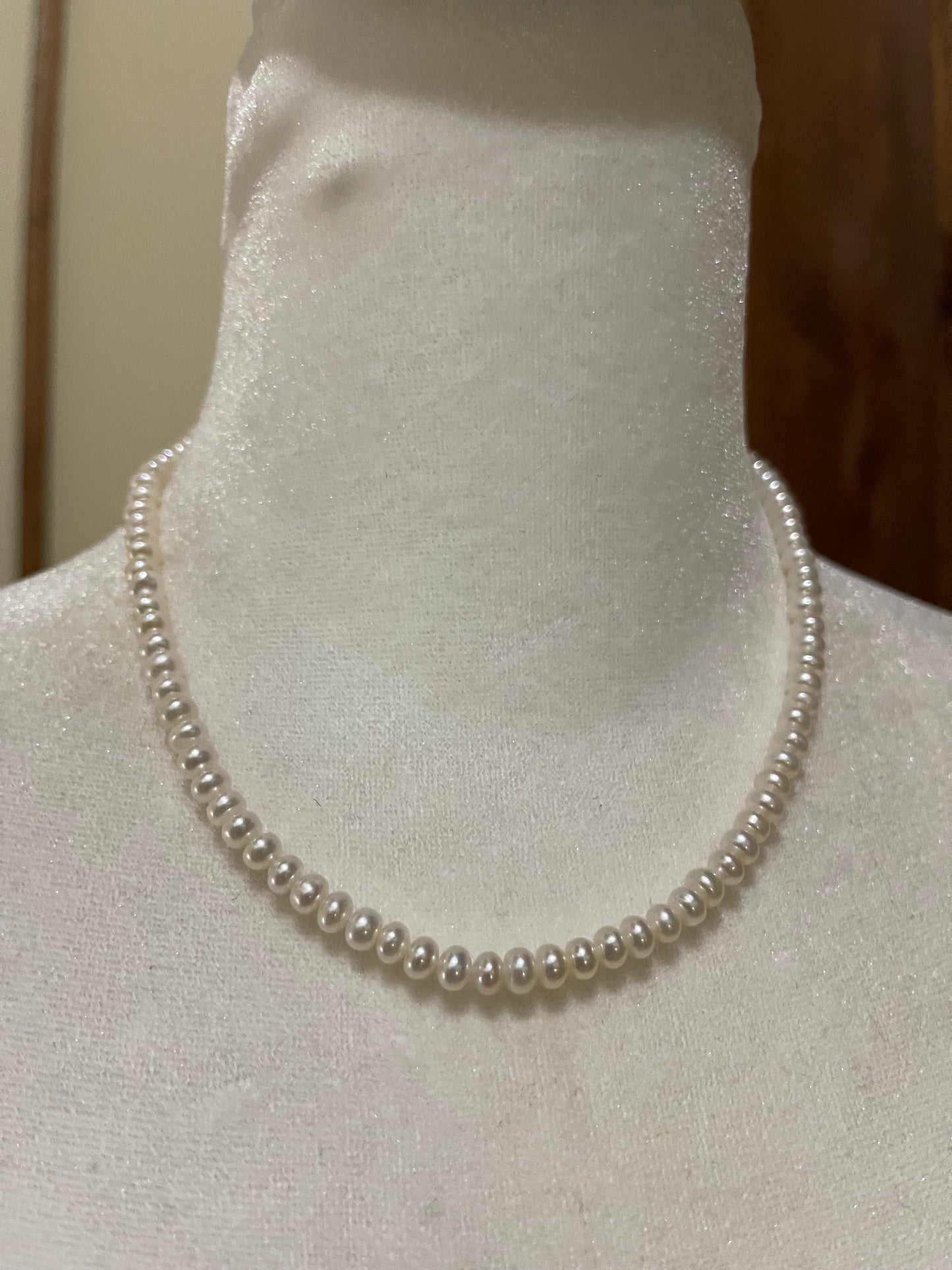 16" Freshwater Pearls Necklace, Navajo