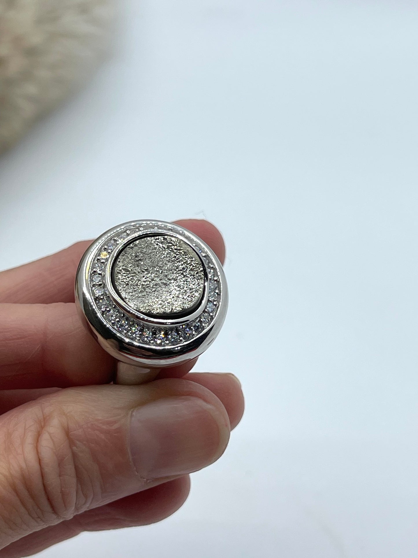 9.0 White Druzy Ring