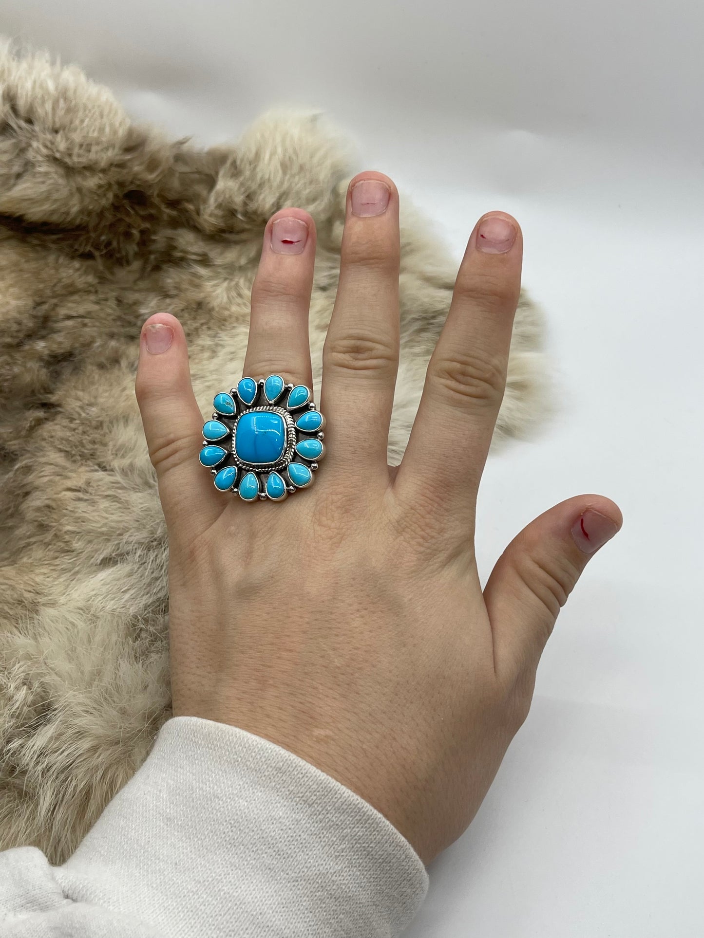 8.0 13 Stone Kingman Turquoise Ring