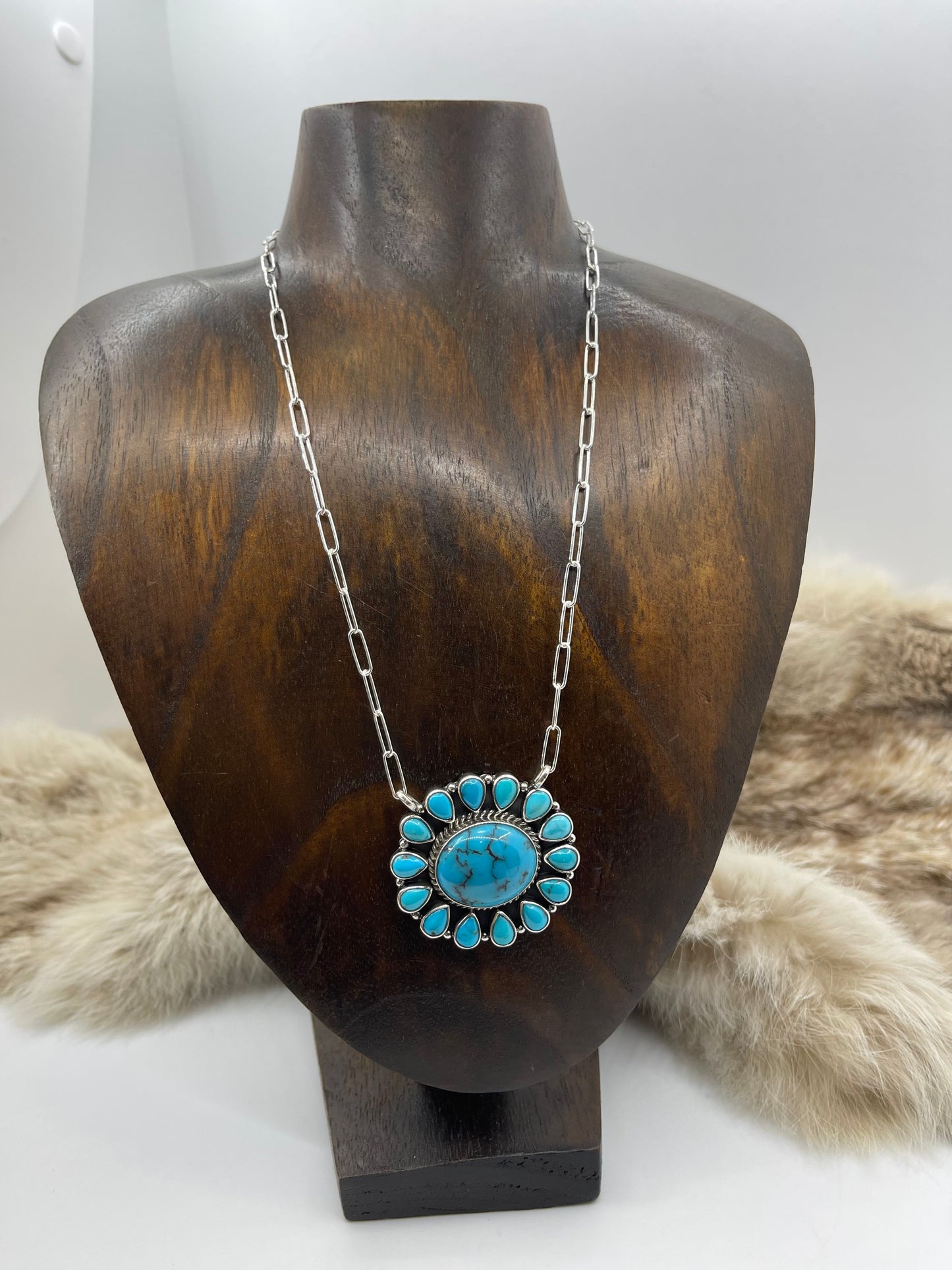 16" Kingman Turquoise Cluster Necklace