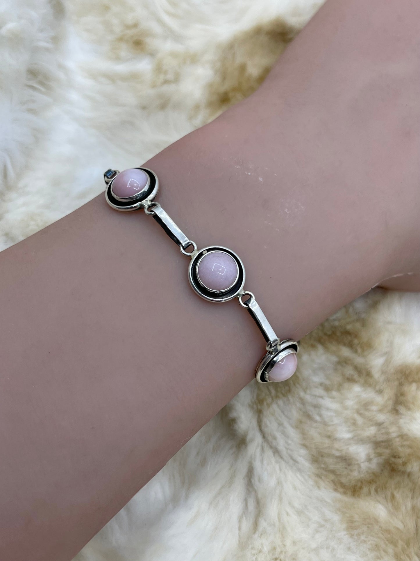6"-7.75" Pink Conch Link Bracelet & Earring Set by martin Perry, Navajo