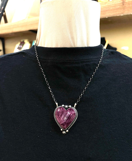 18" Purple Spiny Oyster Shell Heart Necklace by Alfred Martinez, Navajo