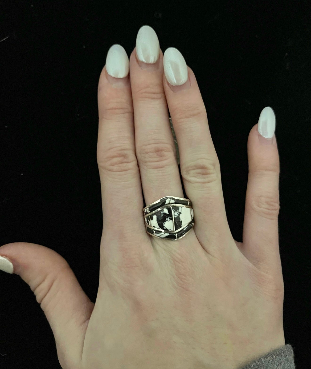 7.5 White Buffalo Inlaid Ring