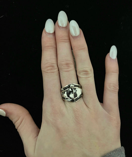 7.5 White Buffalo Inlaid Ring