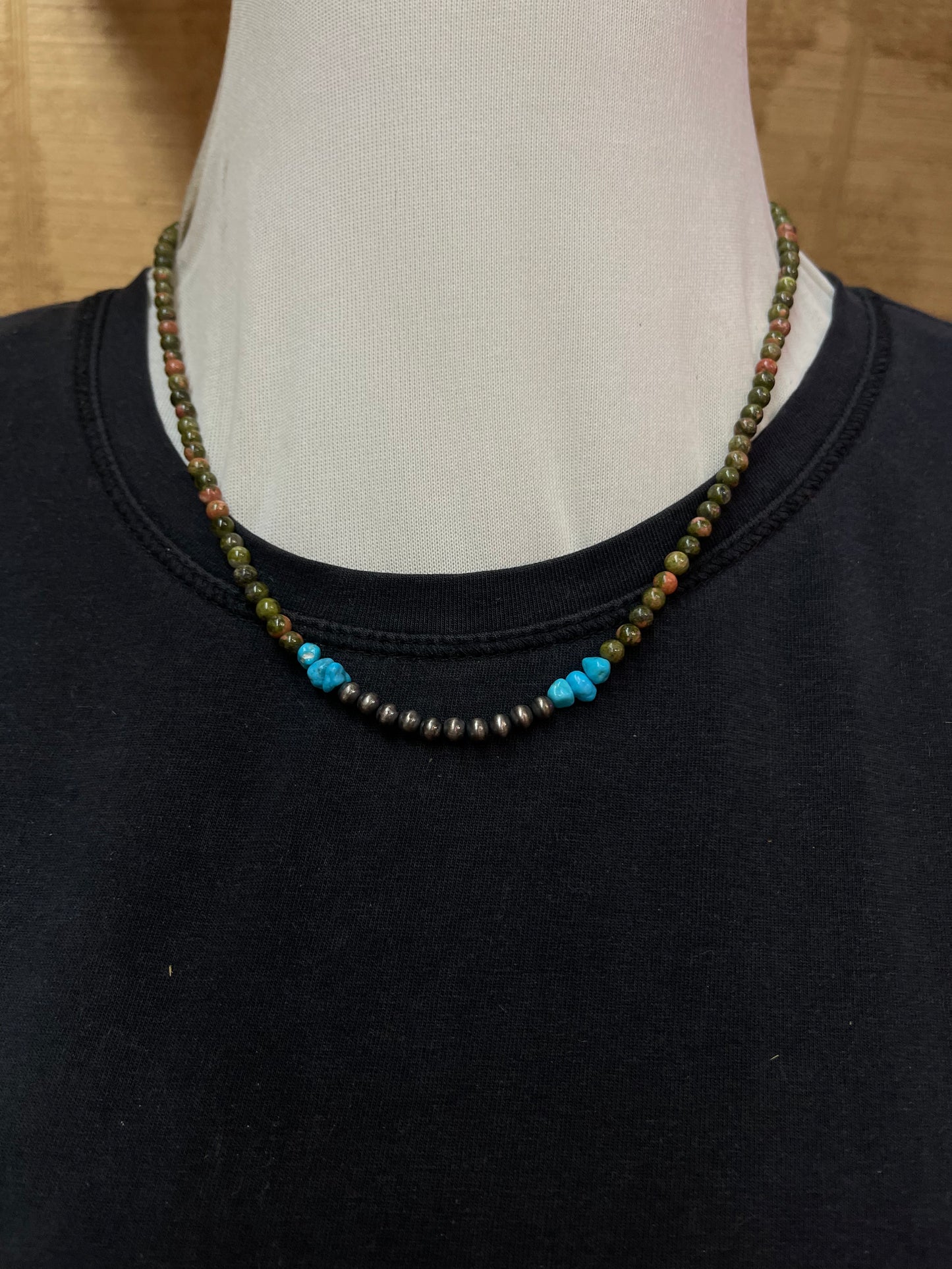 19" Green Pearl and Turquoise Necklace