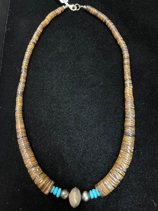 18” Graduated Pin Shell Necklace by Santo Domingo