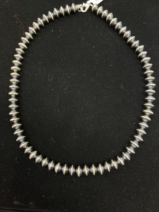 16" 8mm Navajo Pearls