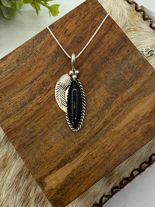18" Necklace Black Onyx with Feather Pendant Navajo Made