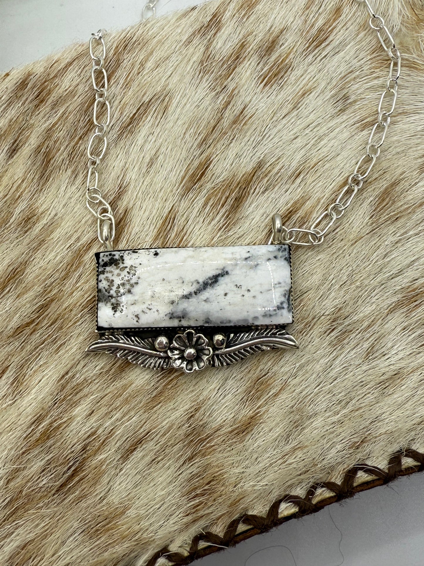 20" WHITE BUFFALO BAR NECKLACE BY GREGG YAZZIE, navajo