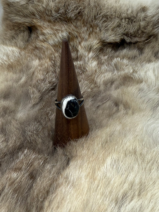 8.0 White Buffalo Ring, Navajo