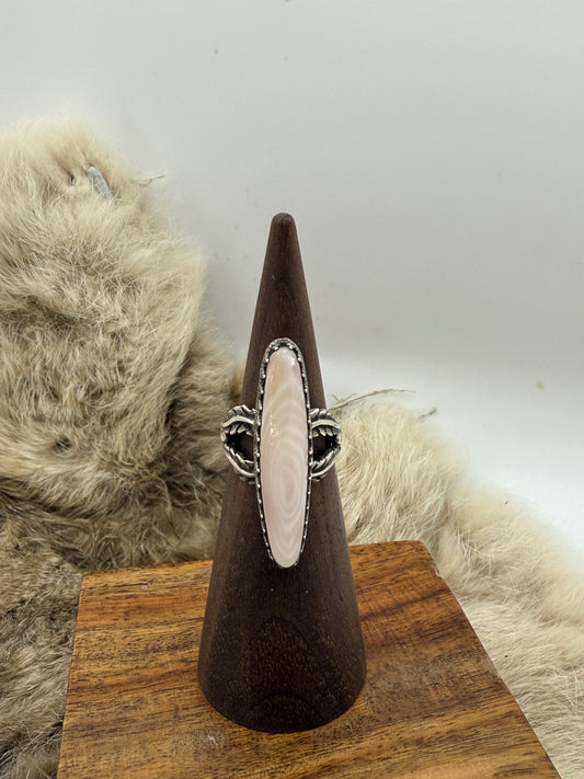 5.0 Vintage Mother of Pearl Ring