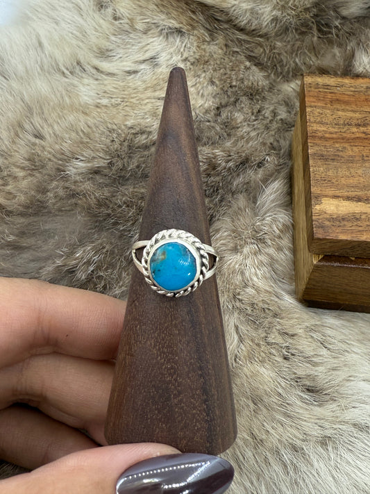 7.5 Round Turquoise Ring