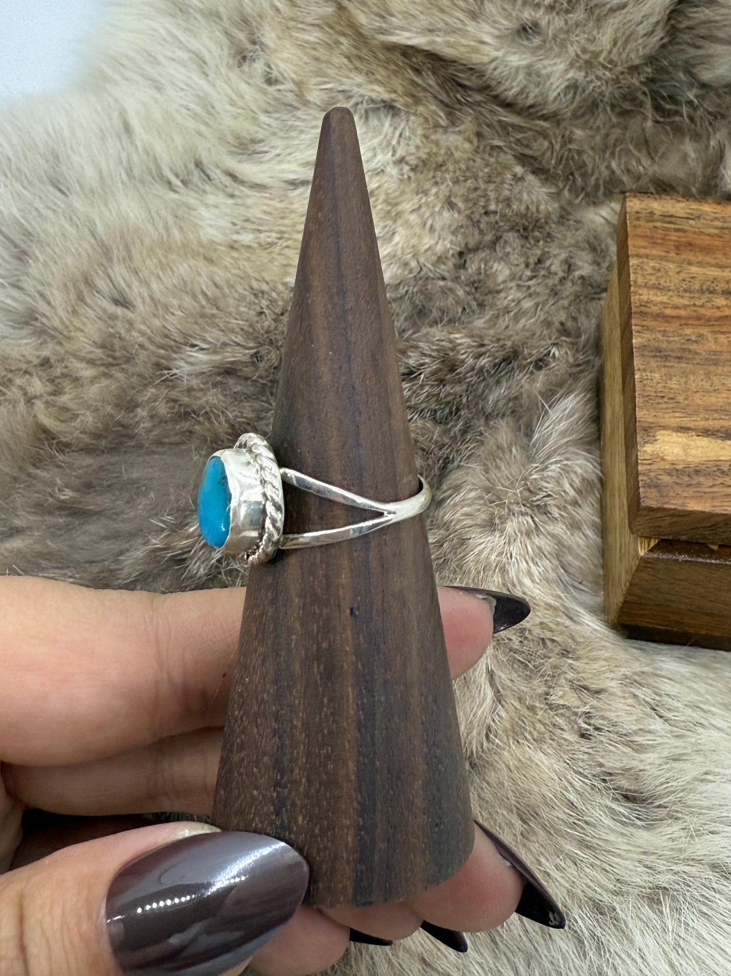 7.5 Round Turquoise Ring