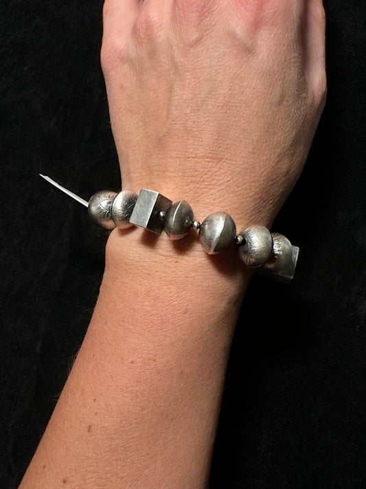 6” 14mm Handmade Navajo Pearl Stretchy Bracelet by Sharon Nez, Navajo