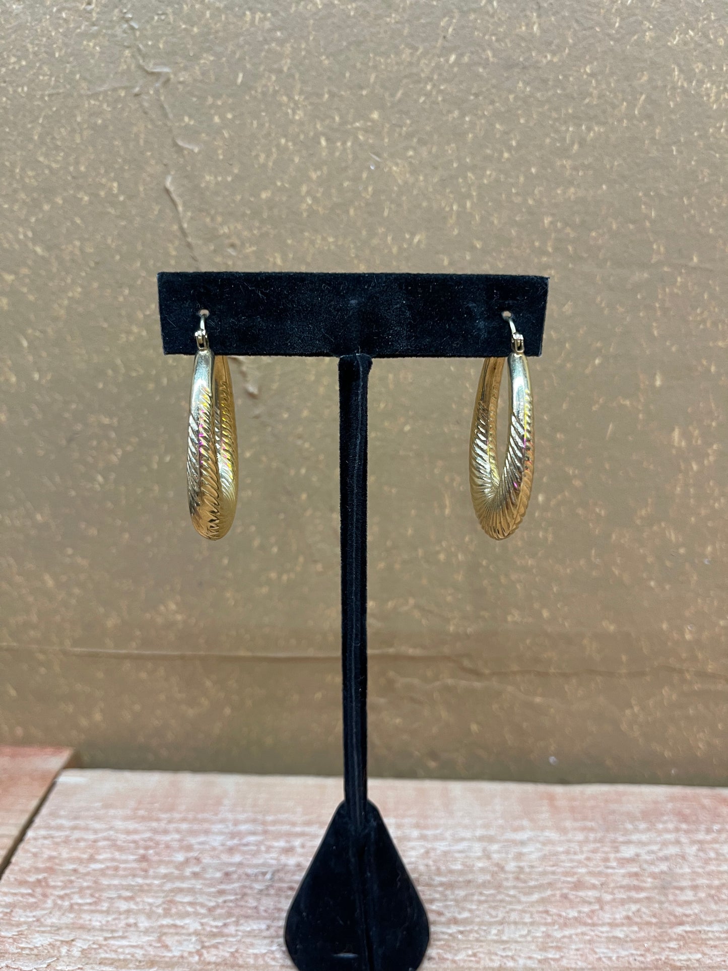 14k Solid Gold Twisted Oval Hoop Earrings