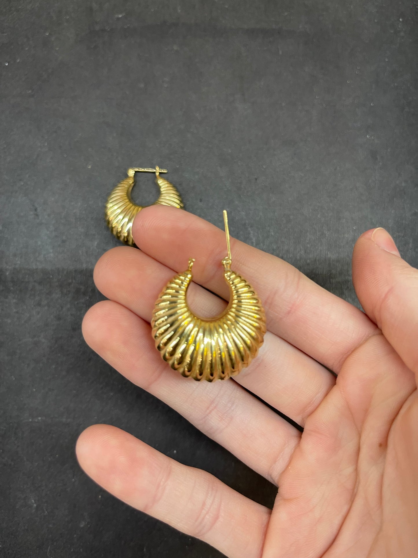 14k Solid Gold Shell Shaped Hoop Earrings